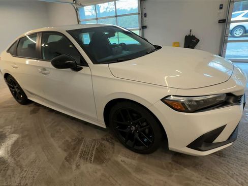Used 2023 Honda Civic Sport image 1