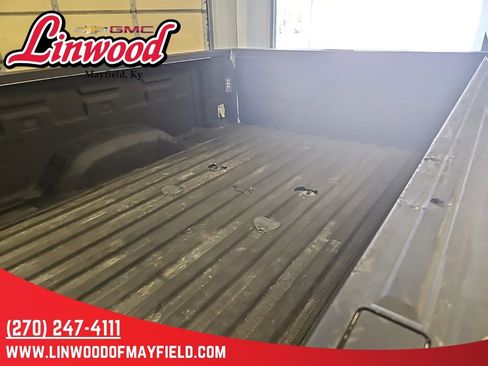 Used 2022 Chevrolet Silverado 2500 Custom w/ Custom Value Package image 16