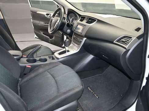 Used 2014 Nissan Sentra SR w/ SR Driver Package FWD image 22