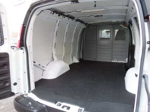 Used 2015 Chevrolet Express 2500 RWD 2500 135 image 21