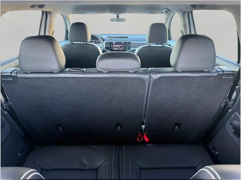 Used 2023 Volkswagen Atlas SE image 30