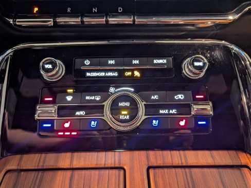 Used 2019 Lincoln Navigator L Reserve w/ Cargo Package image 21