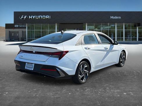 Certified 2025 Hyundai Elantra Sport FWD image 5