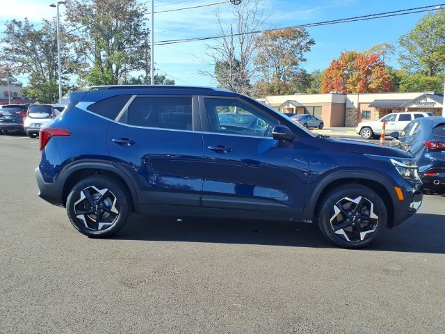 Used 2024 Kia Seltos EX AWD/4WD image 7