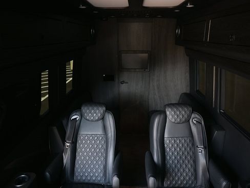 Used 2024 Mercedes-Benz Sprinter 3500 image 21