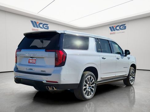 New 2026 GMC Yukon XL Denali w/ Sun & Power Step Package AWD/4WD image 4
