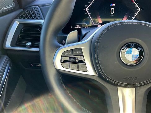 Used 2025 BMW X6 xDrive40i w/ Climate Comfort Package image 11