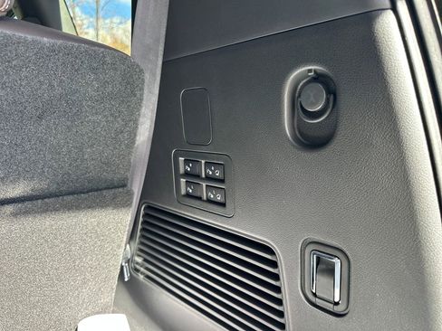 New 2025 Nissan Armada SL w/ Captain's Chari Seat Package image 39