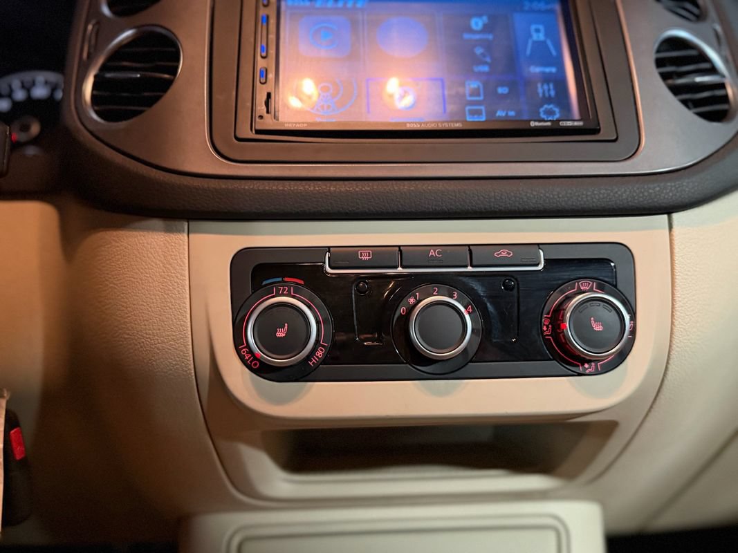 Used 2010 Volkswagen Tiguan Wolfsburg Edition FWD image 18