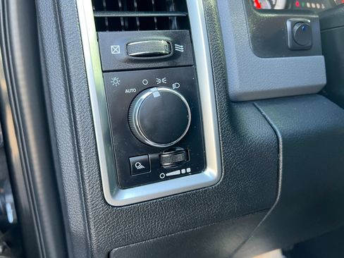 Used 2017 RAM 1500 Classic SLT AWD/4WD image 33