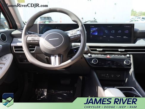 Used 2024 Hyundai Sonata SEL image 18