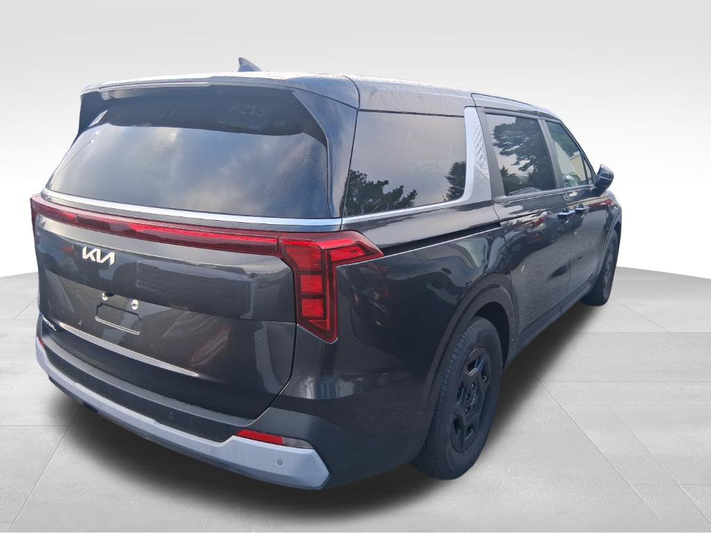 Certified 2026 Kia Carnival FWD image 2
