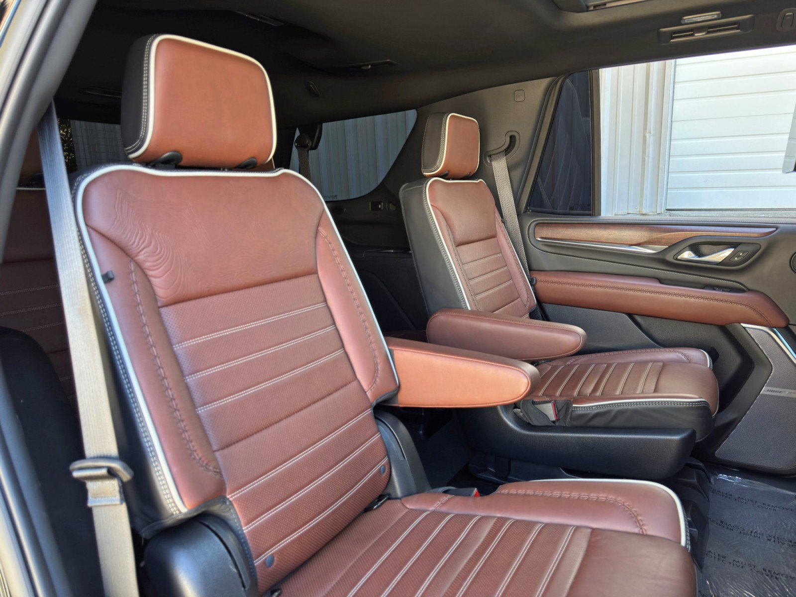Used 2023 GMC Yukon Denali Ultimate AWD/4WD image 44
