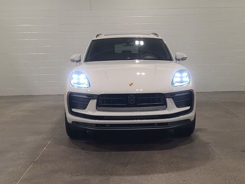 New 2026 Porsche Macan image 10