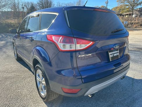 Used 2015 Ford Escape SE image 3
