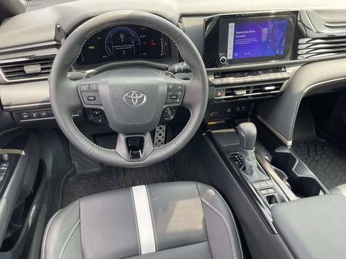 Used 2026 Toyota Camry SE FWD image 9
