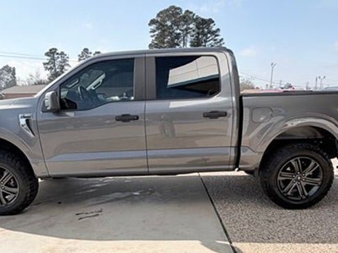 Used 2021 Ford F150 XLT image 4