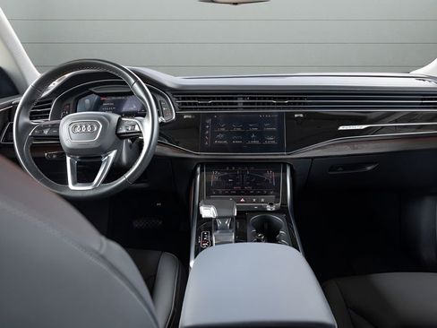 Used 2023 Audi Q8 Premium Plus AWD/4WD image 27