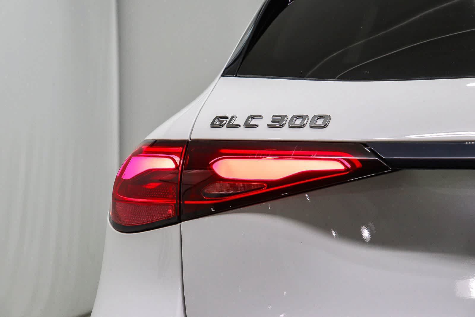Certified 2024 Mercedes-Benz GLC 300 image 11