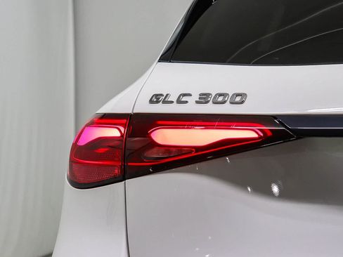 Used 2024 Mercedes-Benz GLC 300 image 11