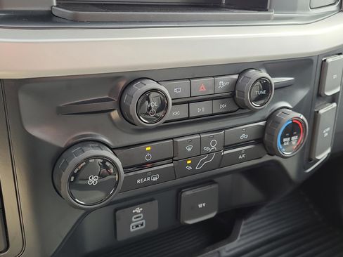 Used 2025 Ford F350 XLT w/ 360-Degree Camera Package image 19