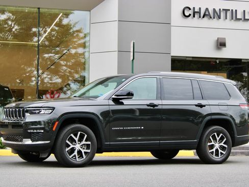 Used 2023 Jeep Grand Cherokee L Limited w/ Luxury Tech Group II AWD/4WD image 1