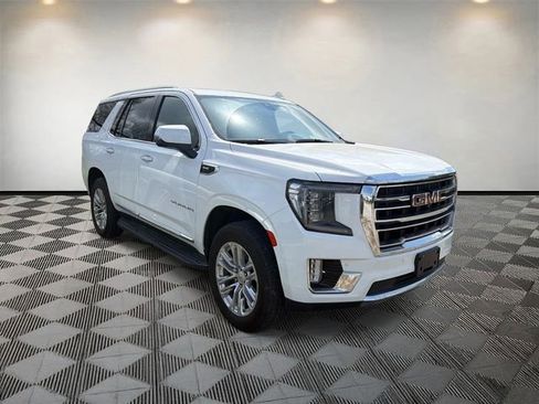 Used 2021 GMC Yukon SLT w/ SLT Premium Package image 3