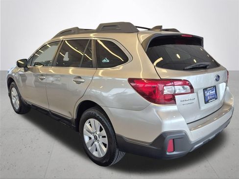 Used 2019 Subaru Outback 2.5i Premium AWD/4WD image 10