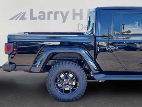 New 2025 Jeep Gladiator High Tide image 6