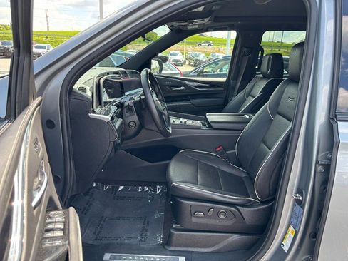 Used 2023 Cadillac Escalade ESV Sport w/ Touring Package AWD/4WD image 8