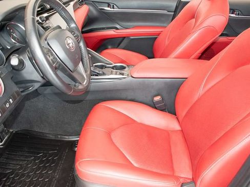 Used 2019 Toyota Camry XSE FWD image 18