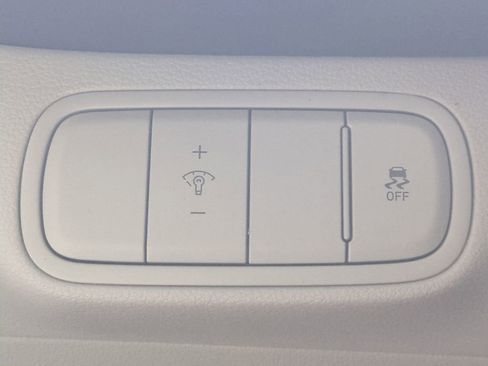 New 2026 Hyundai Venue SEL FWD image 28