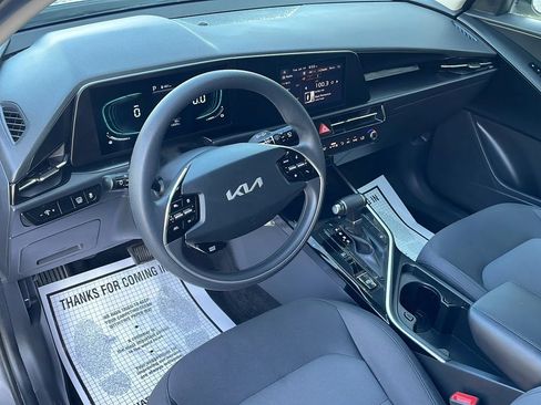 Used 2026 Kia Niro LX FWD image 8
