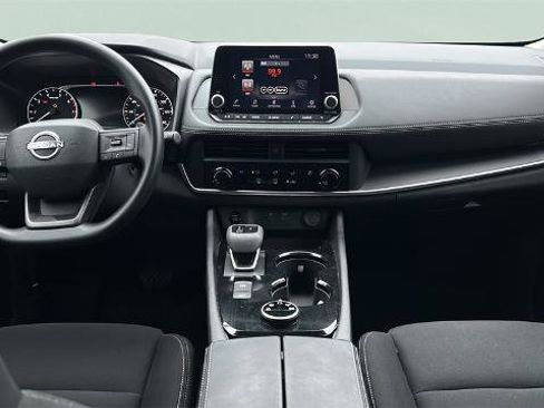 Certified 2025 Nissan Rogue S image 14