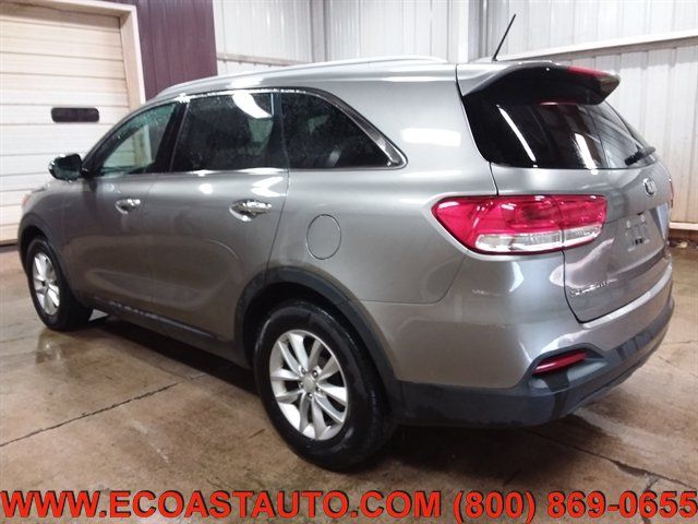 Used 2017 Kia Sorento FWD image 5