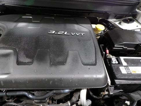 Used 2014 Jeep Cherokee Limited w/ Technology Group AWD/4WD image 24