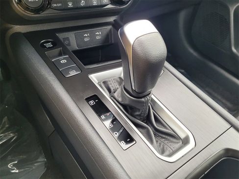 New 2026 Nissan Kicks SV image 10