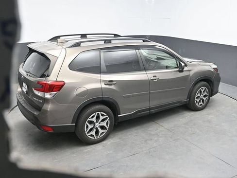 Used 2020 Subaru Forester Premium AWD/4WD image 32
