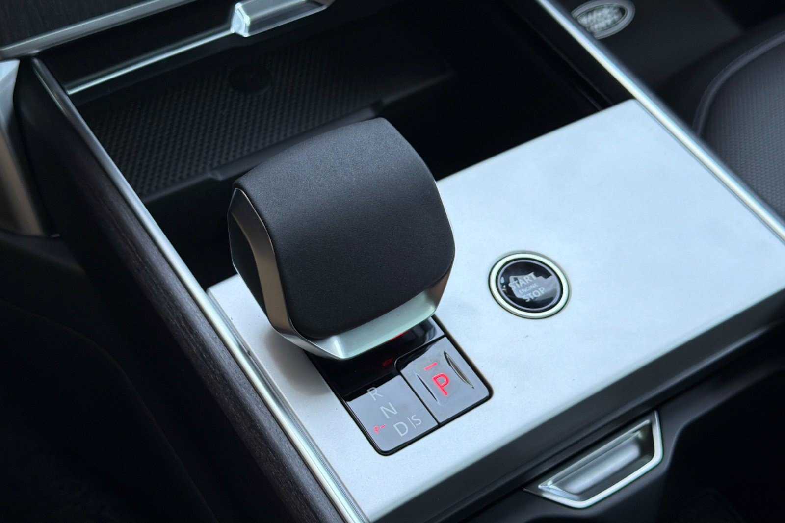 New 2026 Land Rover Range Rover SE AWD/4WD image 17
