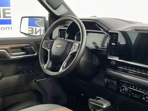 Used 2023 Chevrolet Silverado 1500 High Country w/ High Country Premium Package AWD/4WD image 14