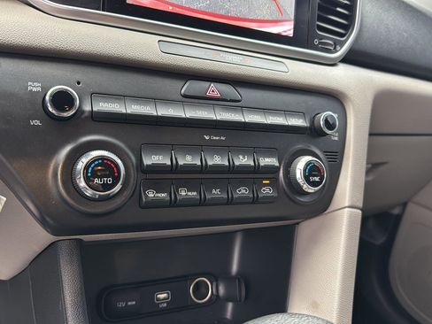 Used 2021 Kia Sportage LX w/ LX Fwd Popular Package image 23