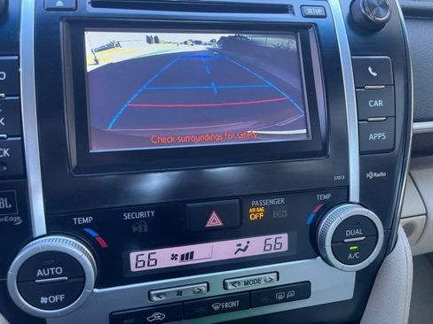 Used 2012 Toyota Camry XLE image 10