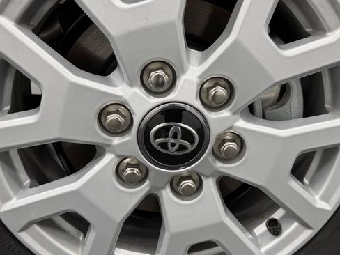 Used 2026 Toyota Tacoma SR5 AWD/4WD image 17