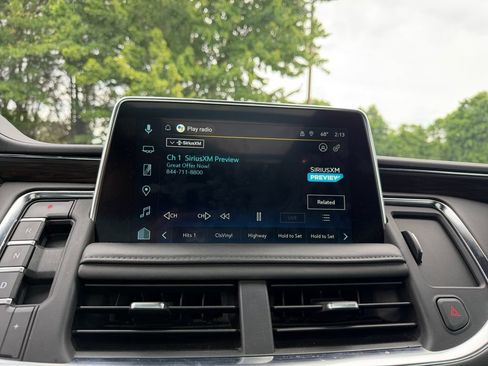 Used 2023 Chevrolet Suburban Z71 w/ Luxury Package AWD/4WD image 17
