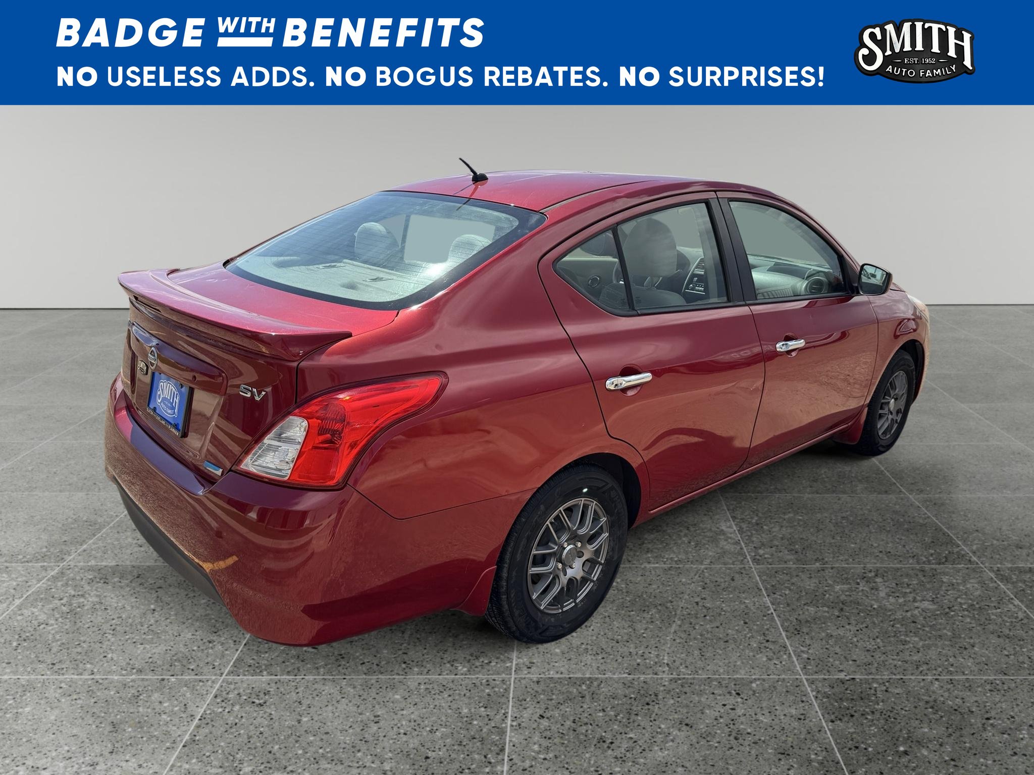 Used 2015 Nissan Versa SV FWD image 5