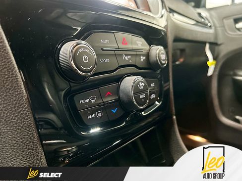 Used 2023 Chrysler 300 S image 16