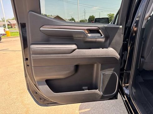 Used 2023 Chevrolet Silverado 1500 LT AWD/4WD image 21