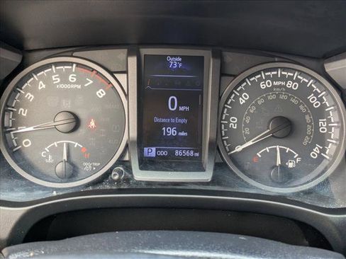 Used 2019 Toyota Tacoma TRD Off-Road image 11