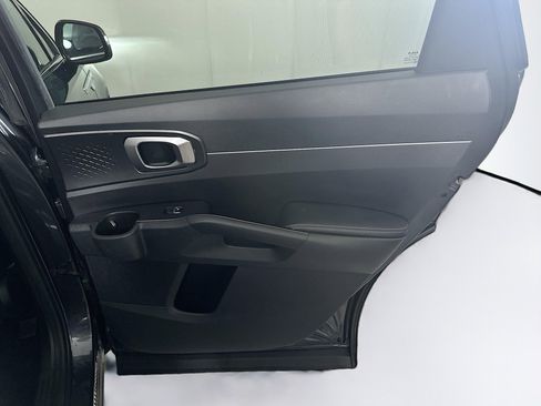 Used 2024 Kia Sorento S image 31