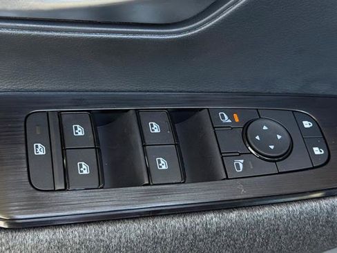 New 2026 Nissan Kicks SV w/ Charging Package FWD image 12